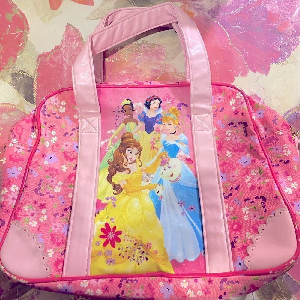 🎀Disney Store Princess LG Pink overnight Duffel bag crossbody 🛍️